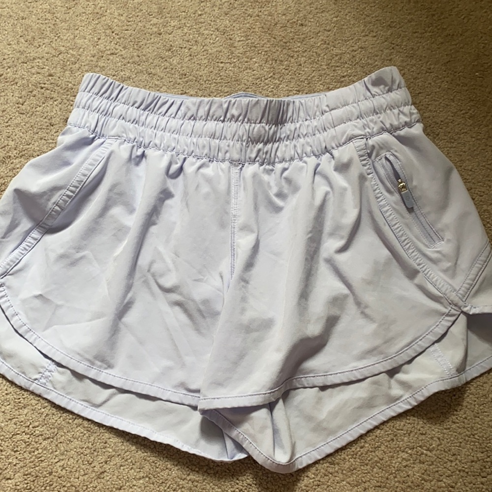 Lululemon Tracker short lilac-size 8 with 4” inseam